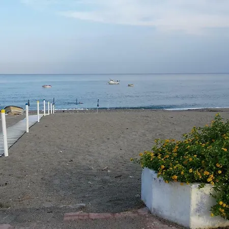 Beach House * 洛克里